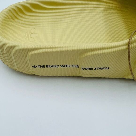 ADIDAS Adilette Slides Men Size 6 US - Picture 5 of 5